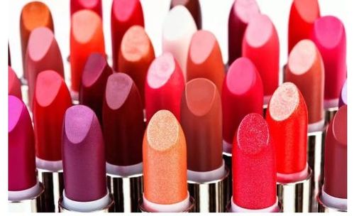 口紅失寵背后 日本消費(fèi)市場(chǎng)的結(jié)構(gòu)性變遷與日用品銷售新趨勢(shì)